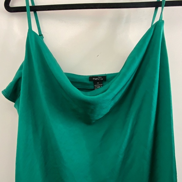 ❤️sold❤️emerald green mini cowl slip dress - Picture 3 of 6